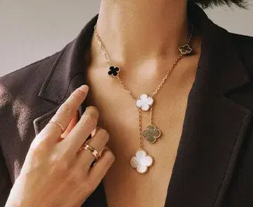 Necklace image