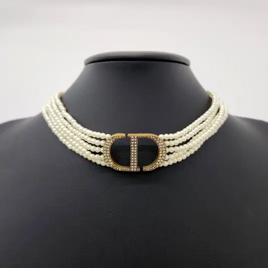 Christian Dior pearl necklace