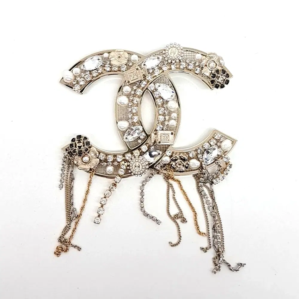 Chanel logo big brooch