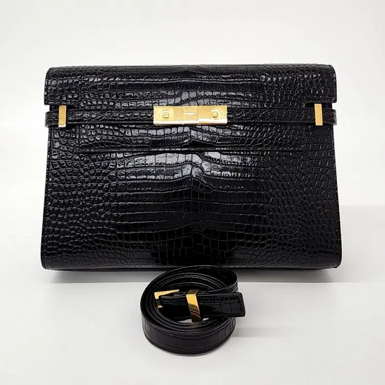 Saint Laurent Manhattan Shoulder Bag (579271)-Hover-Image