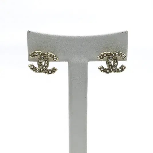 Chanel pearl logo earrings