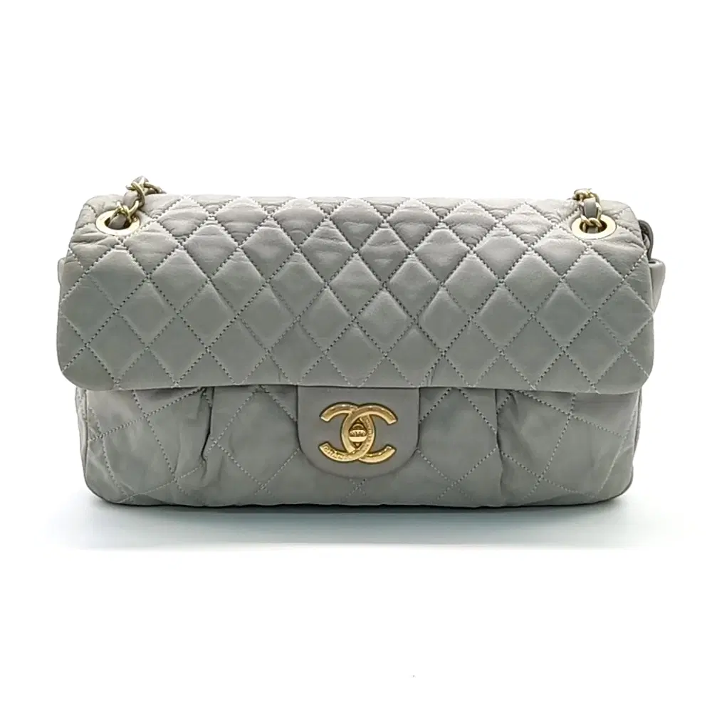 Chanel chain shoulder bag