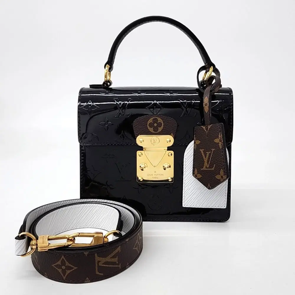 Louis Vuitton Vernis Spring Street M90375
