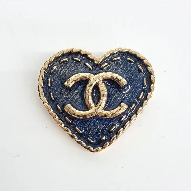 Chanel heart logo brooch-Hover-Image