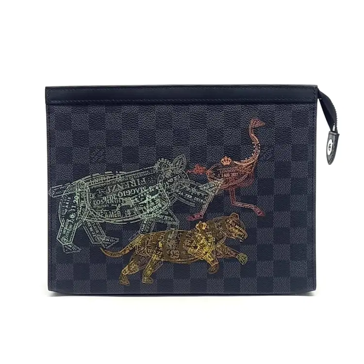 Louis Vuitton Pochette Voyage MM-Hover-Image