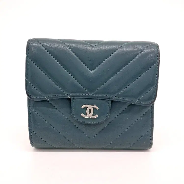 Chanel chevron bi-fold wallet-Hover-Image