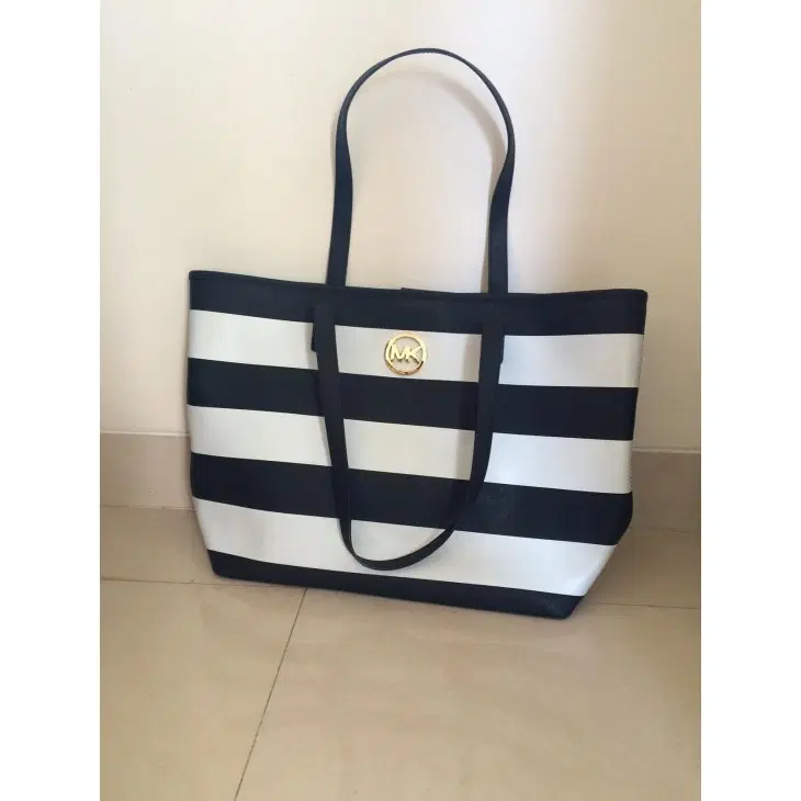 Michael Kors Jet Set Medium Stripe Travel Tote Black/white