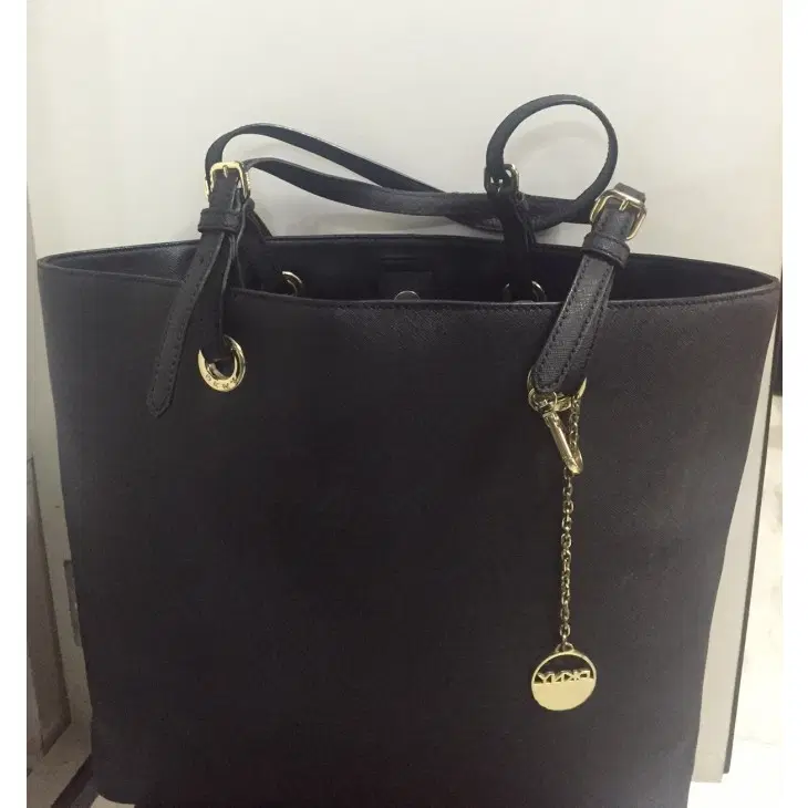 DKNY Shopper Black Tote with Logo Drop