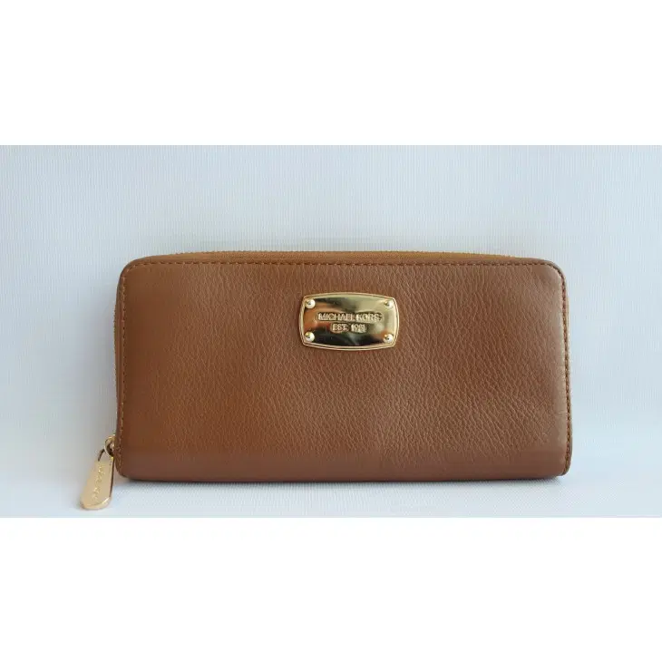 Michael Kors Zipper Wallet in Luggage