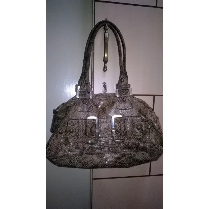 handbag-Hover-Image