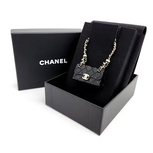 Chanel Classic Bag Necklace ABA004