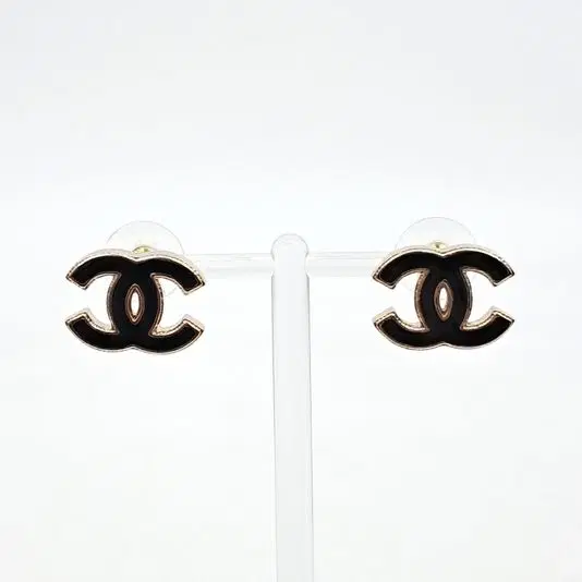 Chanel logo-embellished earrings