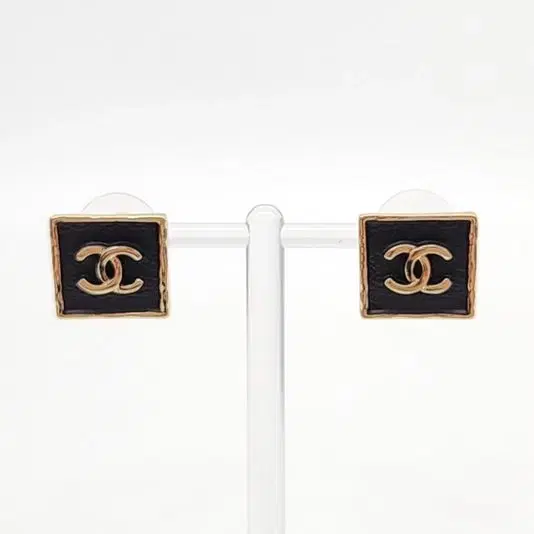 Chanel earrings-Hover-Image