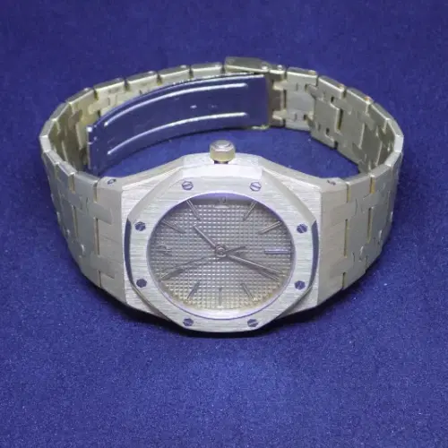 Audemars Piguet Royal Oak Yellow Gold Quartz-Hover-Image