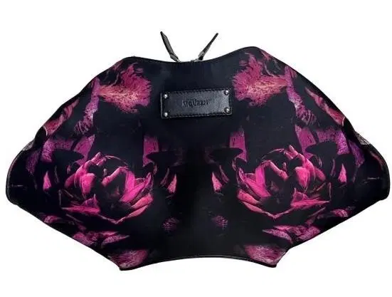 Alexander McQueens De Manta Clutch