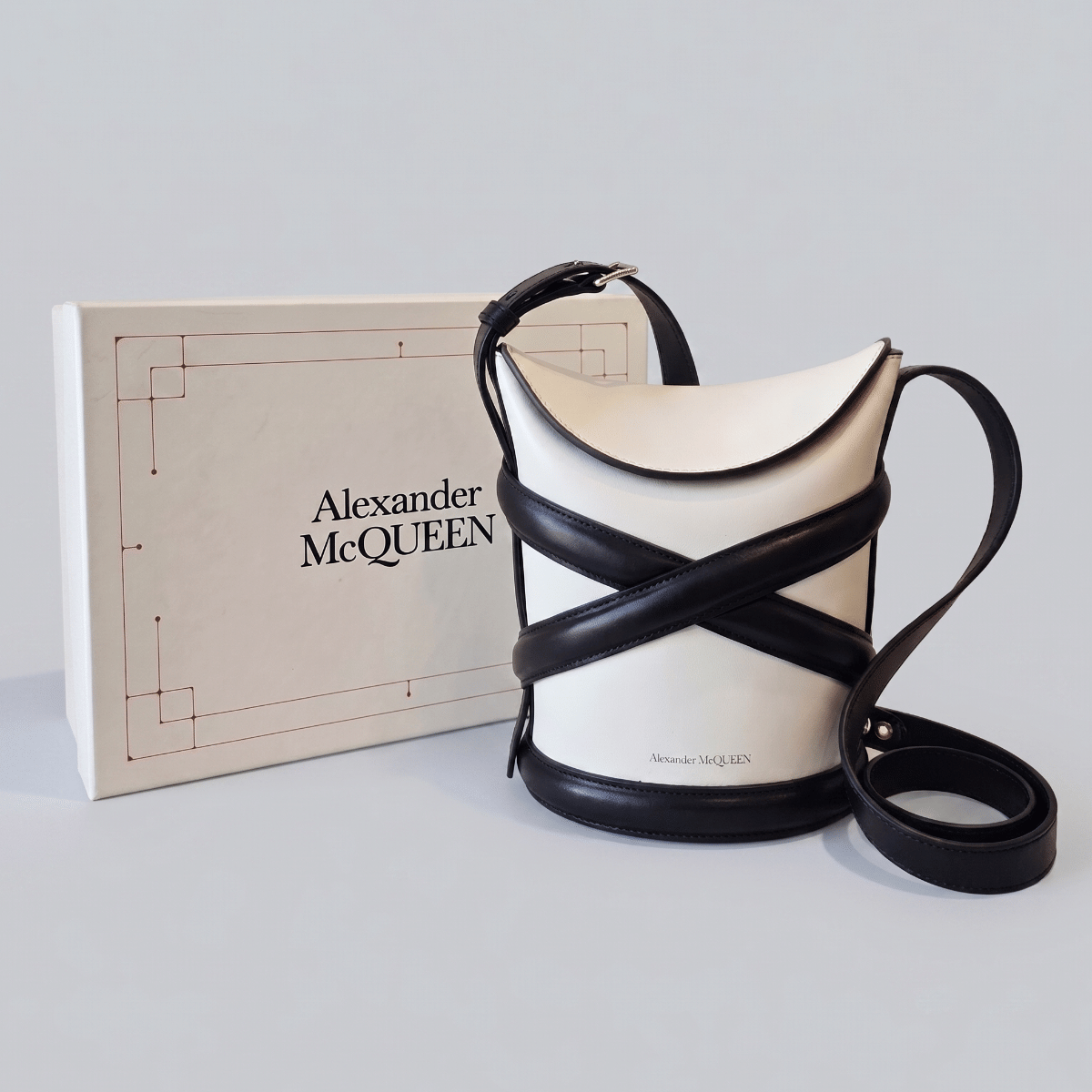 Alexander McQueen White/Black Leather The Curve Crossbody Bucket Bag