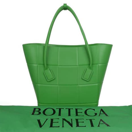 Bottega Veneta Arco Tote Bag in Green Shopper Bag-Hover-Image