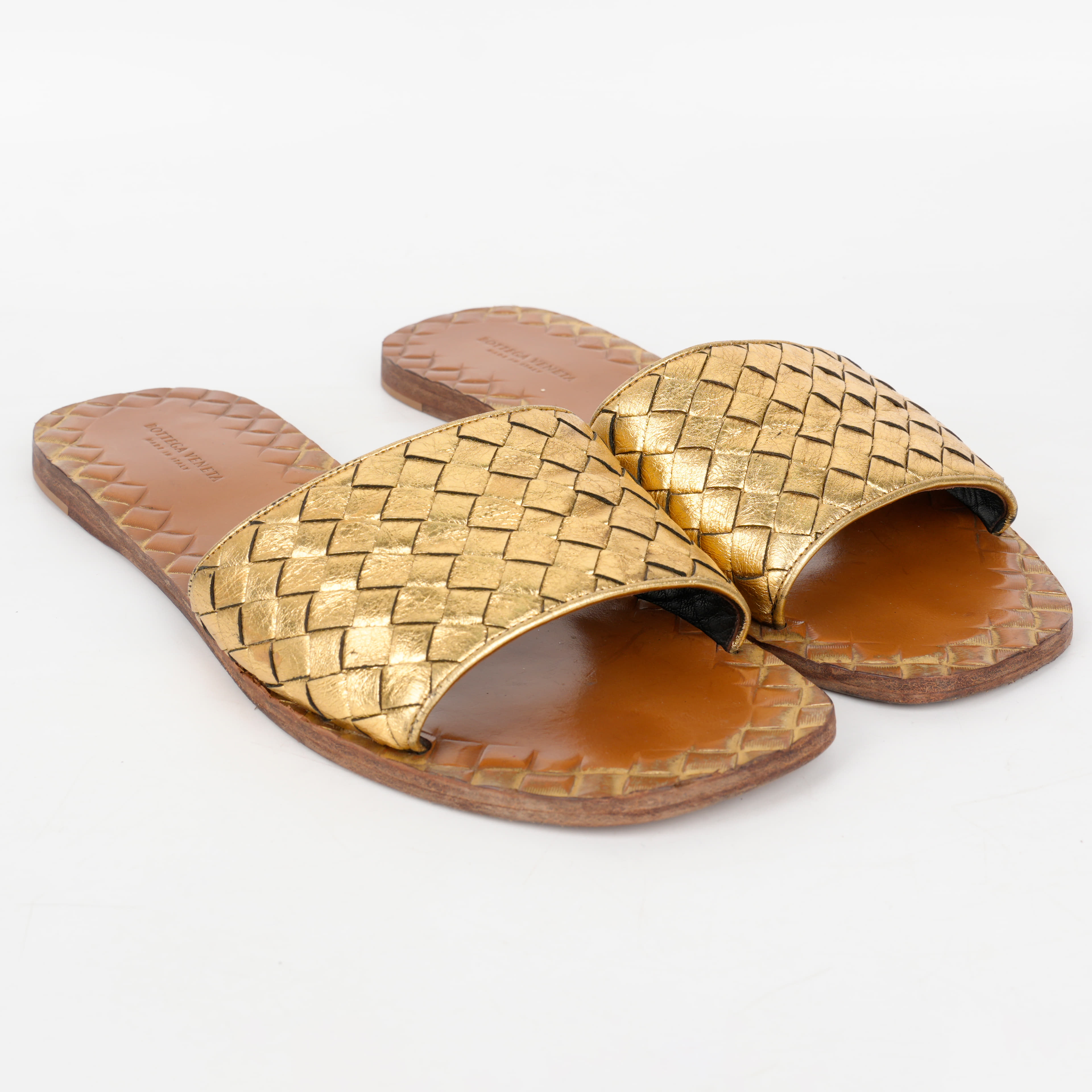 Size 38.5 - Bottega Veneta Gold Metallic Leather Intrecciato Slides