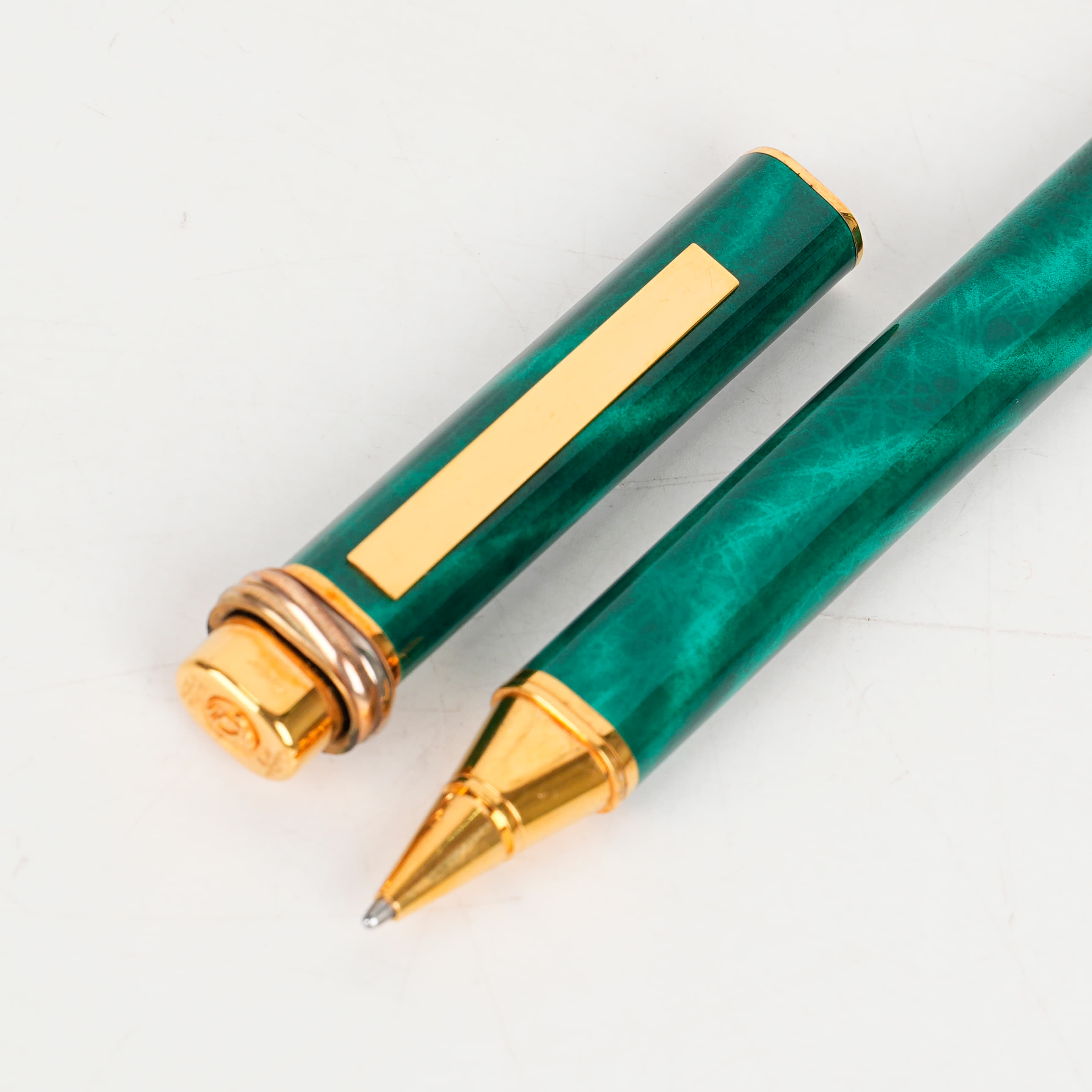 Cartier Must De Gold Plated And Green Lacquer Barrel Ballpoint Pen