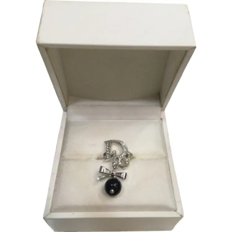 Christian Dior Charm Ring with Black Pearl-Hover-Image