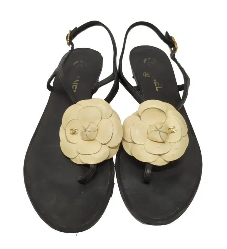 Size 40 - Chanel Black Leather Camellia CC Flat Sandals-Hover-Image