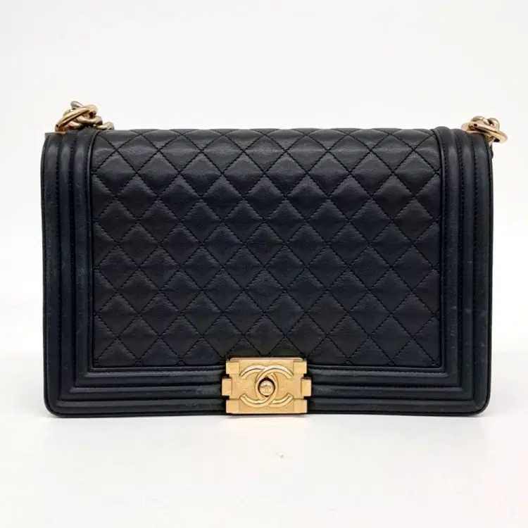 Chanel Boy Bag New Medium-Hover-Image