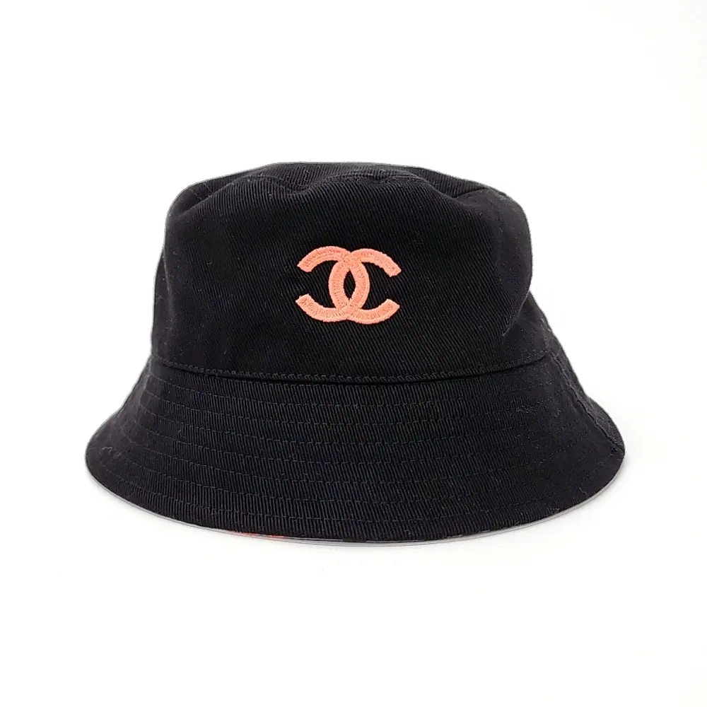 Chanel bucket hat