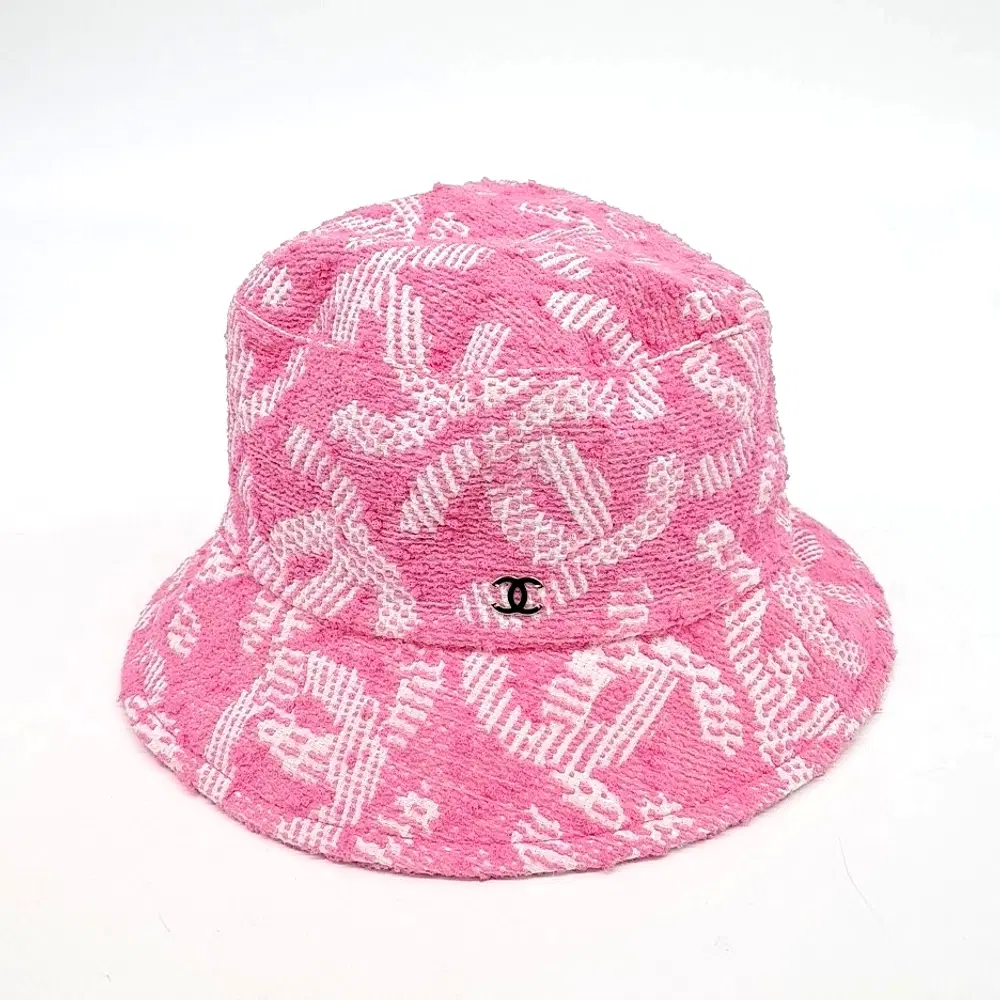 Chanel bucket hat