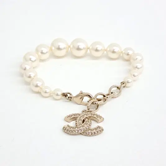 Chanel pearl-embellished bracelet