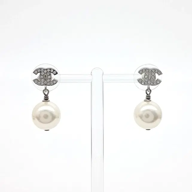 Chanel pearl logo earrings