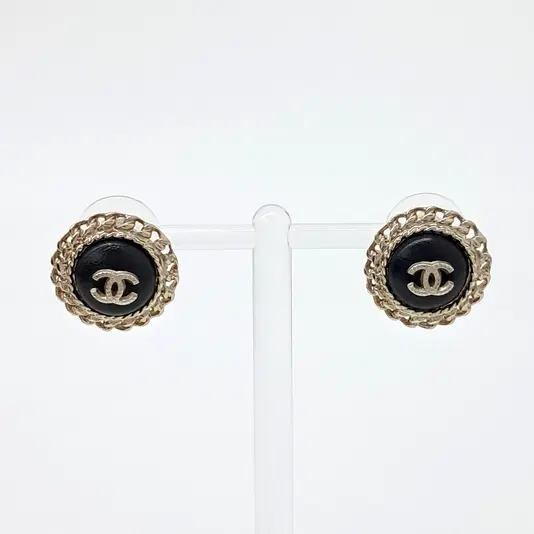 Chanel round earrings