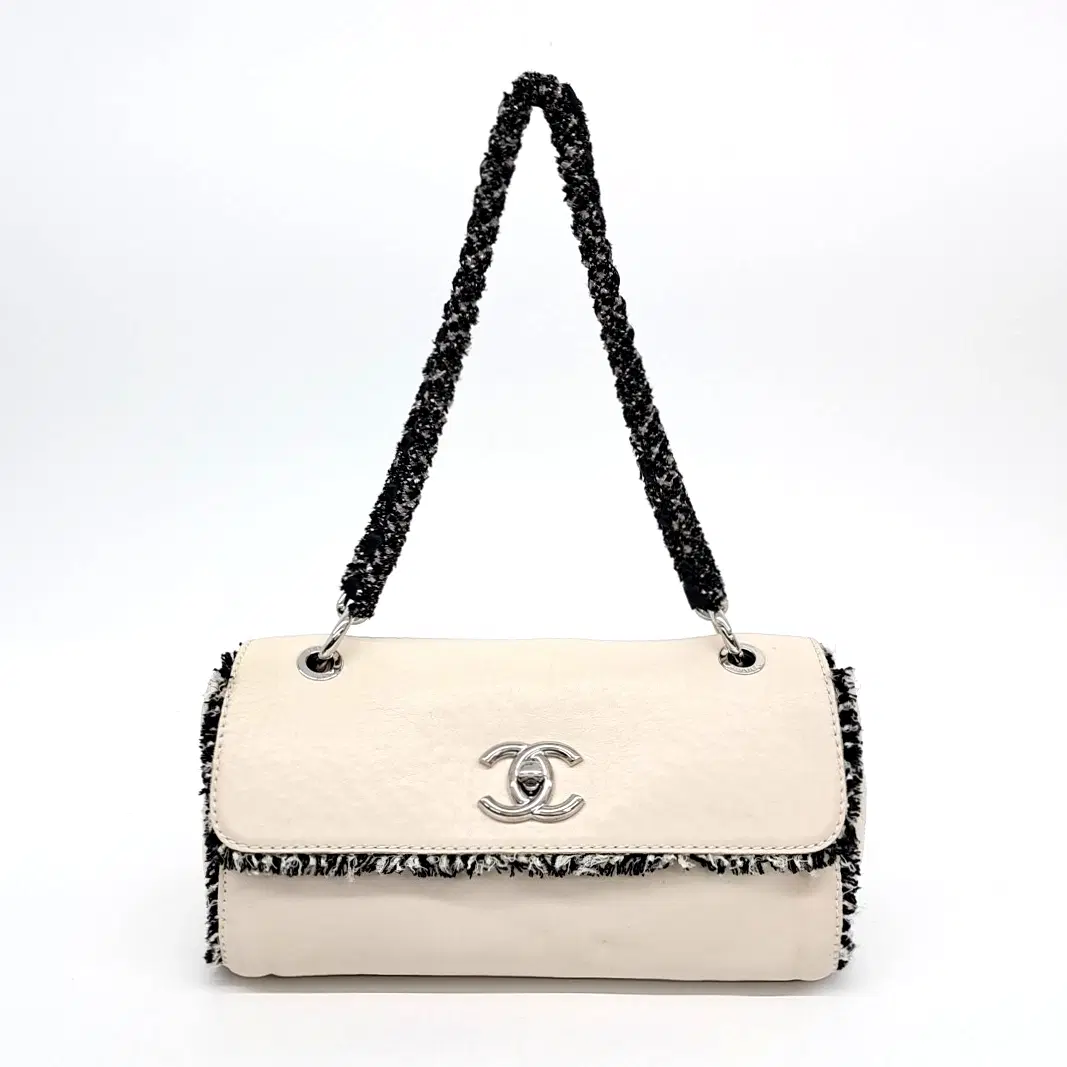Chanel tweed chain shoulder bag