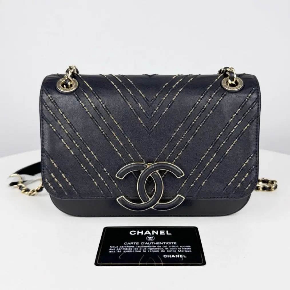 Chanel Flap shoulder Bag