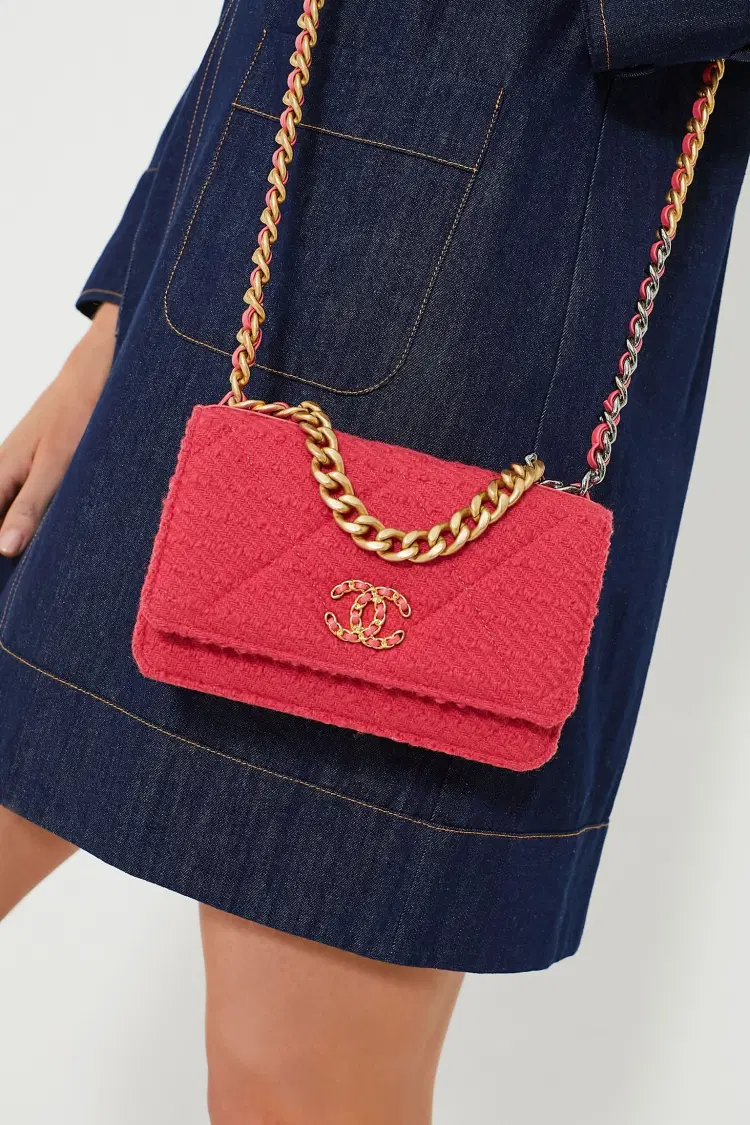 Chanel 19 Pink Wallet On Chain-Hover-Image