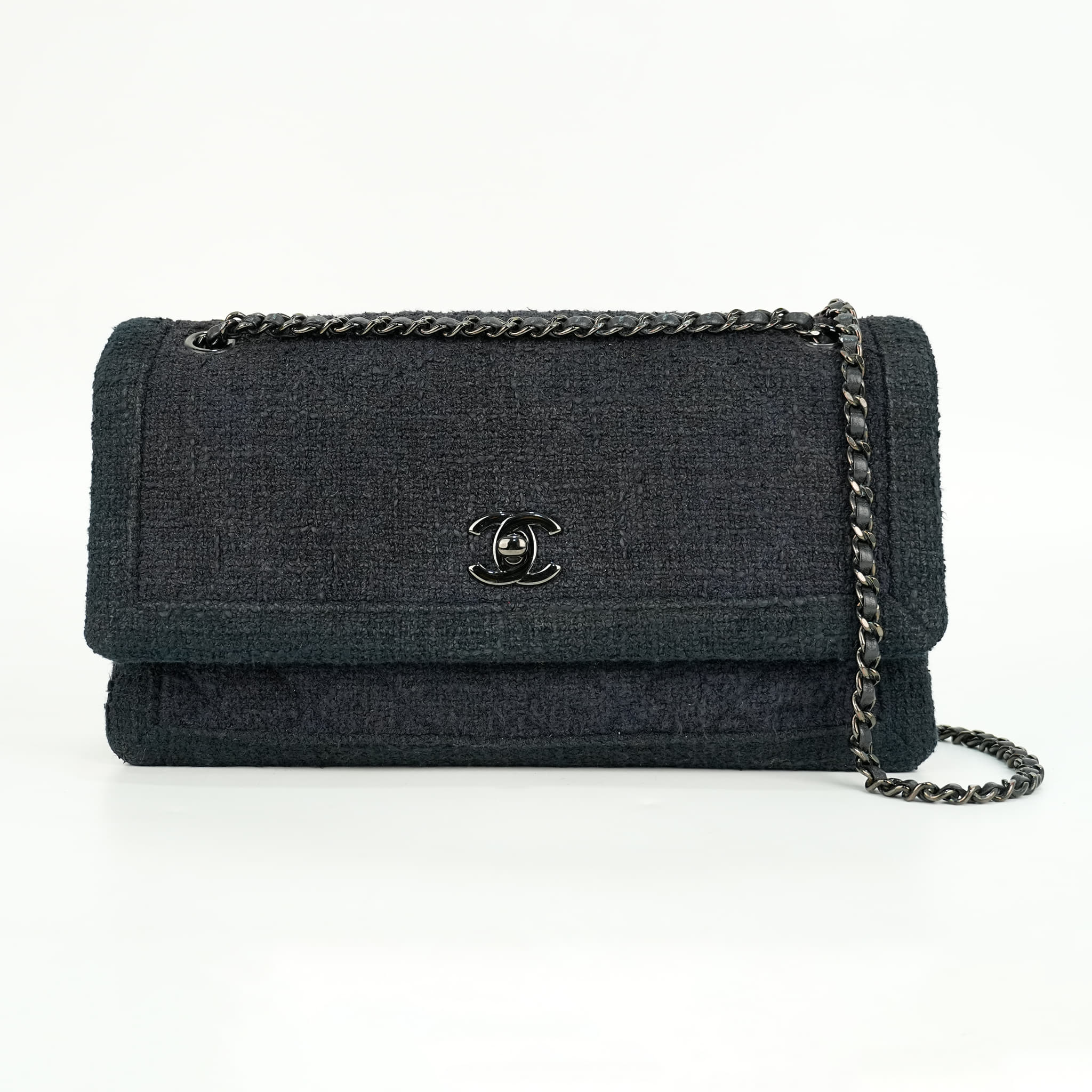 Chanel Timeless/Classique tweed Flap crossbody bag