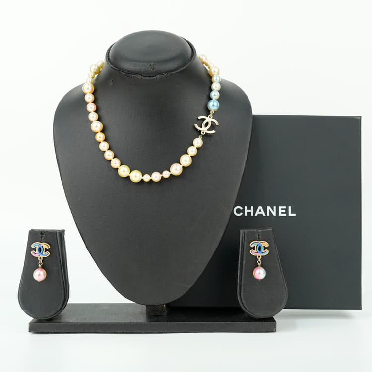 Chanel multicolor faux-pearl necklace with CC drop earrings set-Hover-Image