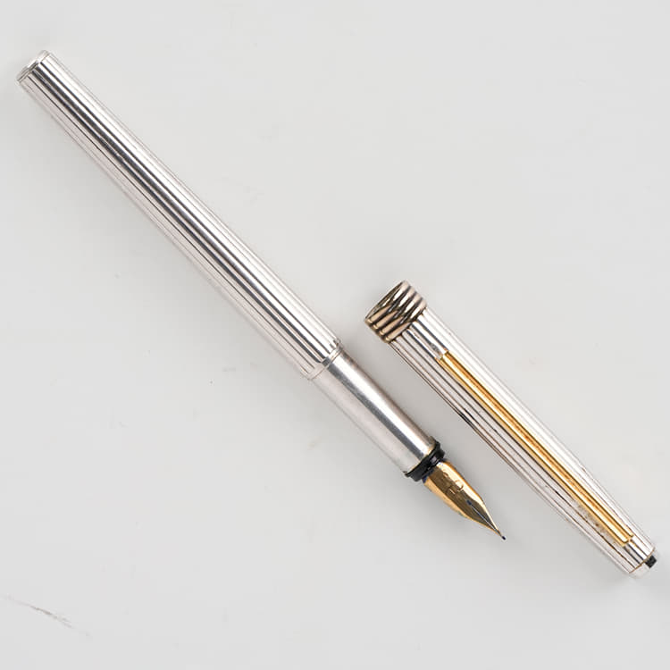 Christian Dior fountain pen in solid silver with an 18k gold nib-Hover-Image