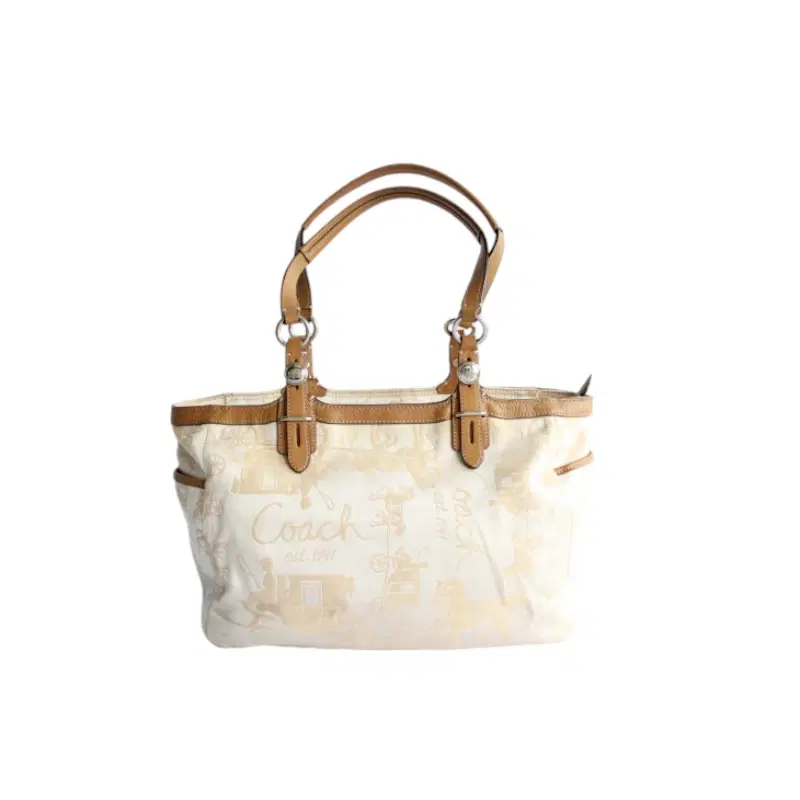 Coach Horse & Carriage Pleated East/West Gallery Tote in Cream | Luxepolis.com