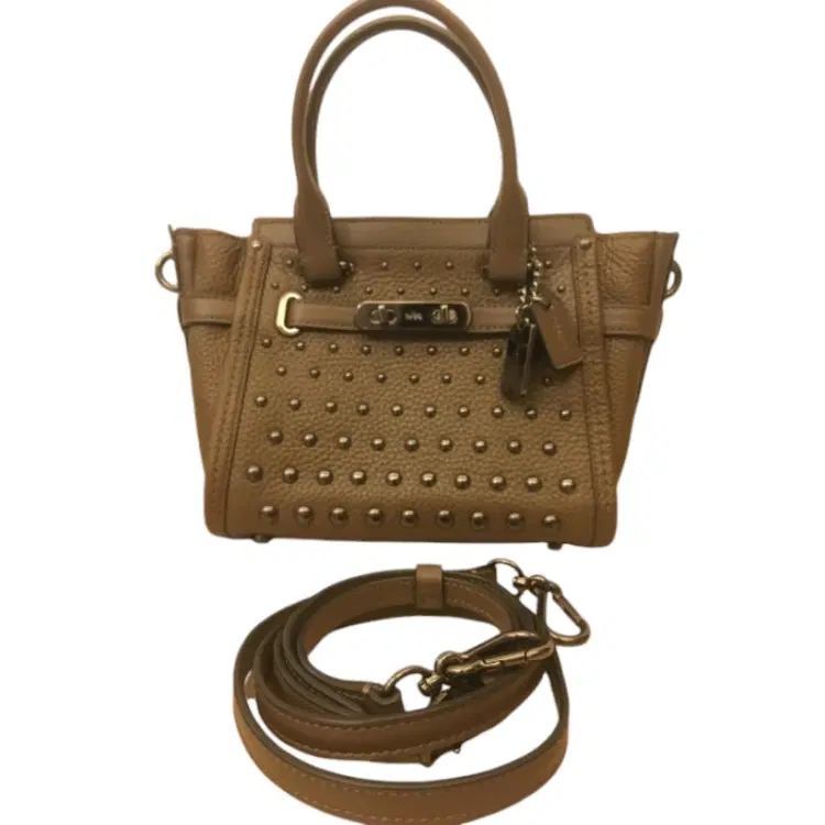 Coach Swagger 21 in Pebble Leather With Ombre Rivets-Hover-Image