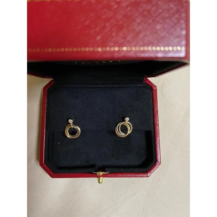 Cartier Trinity Kawaii Earings 3Gold Daimond-Hover-Image