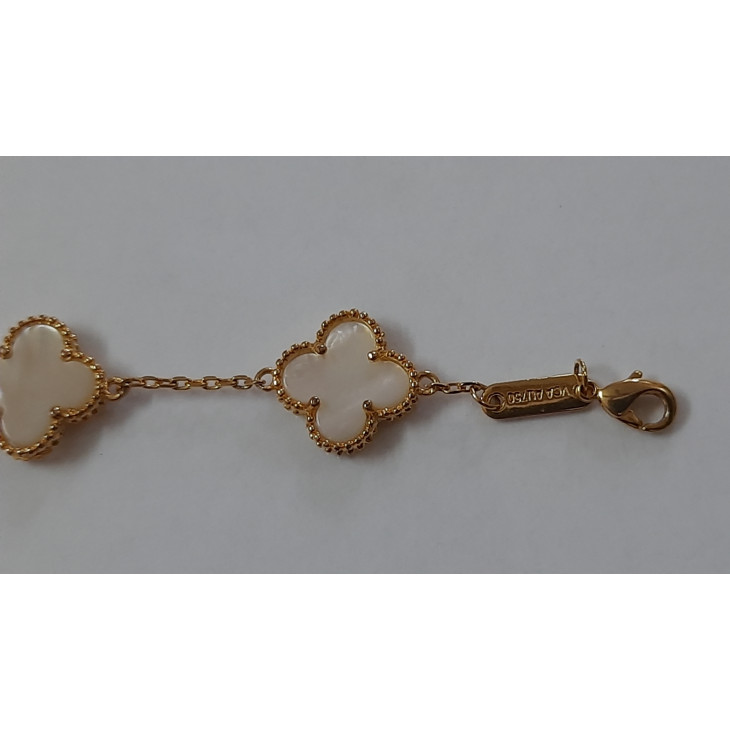 VCA Lucky Alhambra Bracelet 4-motifs Carnelian/Malachite/MOP/Tiger eye  Yellow Gold, Women's Fashion, Jewelry & Organisers, Bracelets on Carousell