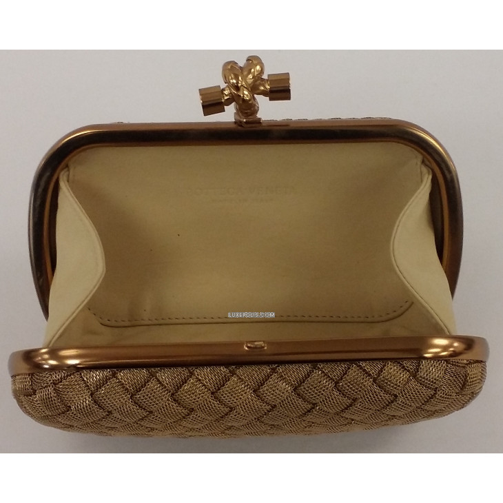 Bottega Veneta Intrecciato Bruciato Metal Knot Clutch - Gold Clutches,  Handbags - BOT140138