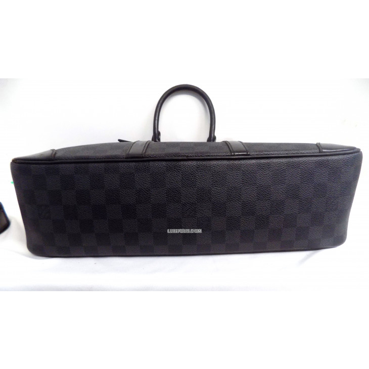Porte documents voyage leather bag Louis Vuitton Black in Leather - 22411488
