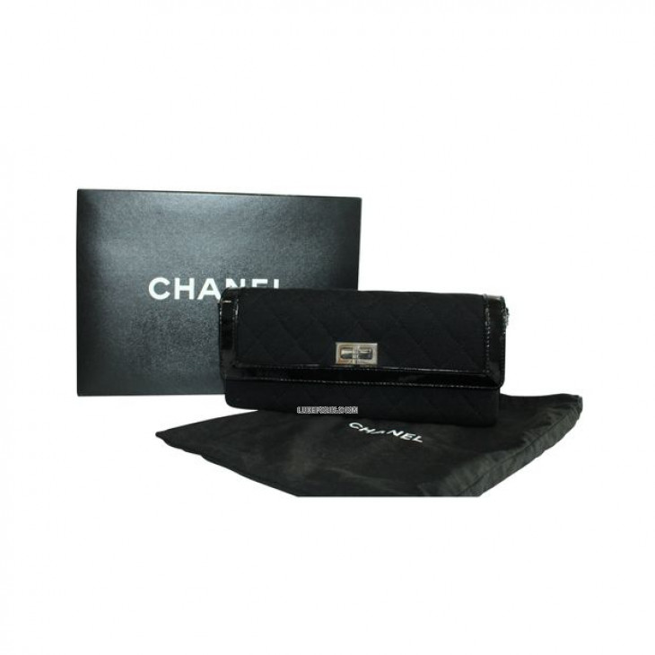 Buy Pre-owned & Brand new Luxury Chanel Online