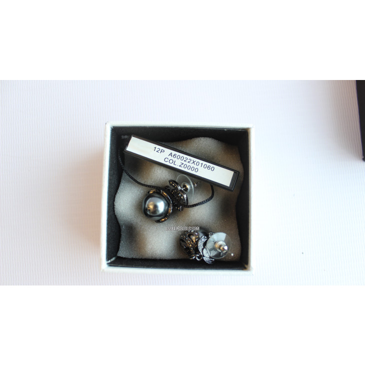 Buy Brand New & Pre-Owned Luxury Chanel Logo Earrings with Pearl