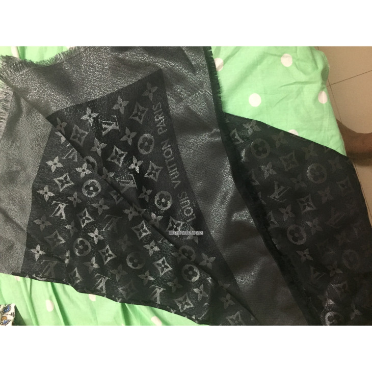 Louis Vuitton Monogram Shine Shawl (scarf) for Sale in Northbrook