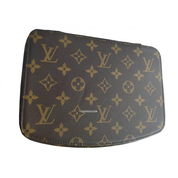 Buy Pre-owned & Brand new Luxury Louis Vuitton Monogram 15 Toiletry Pouch  Online