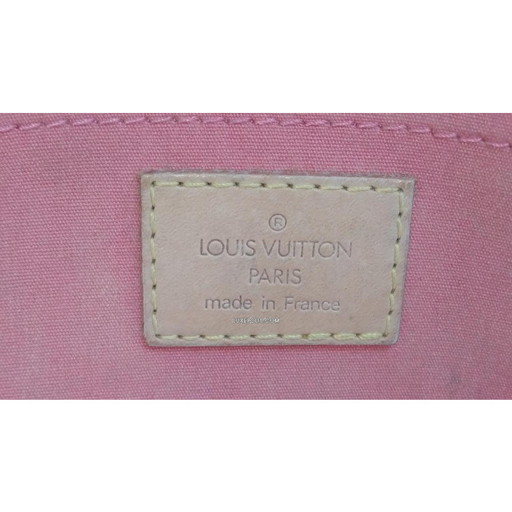 Louis Vuitton Perle Monogram Vernis Malibu Street Clutch Louis Vuitton |  The Luxury Closet