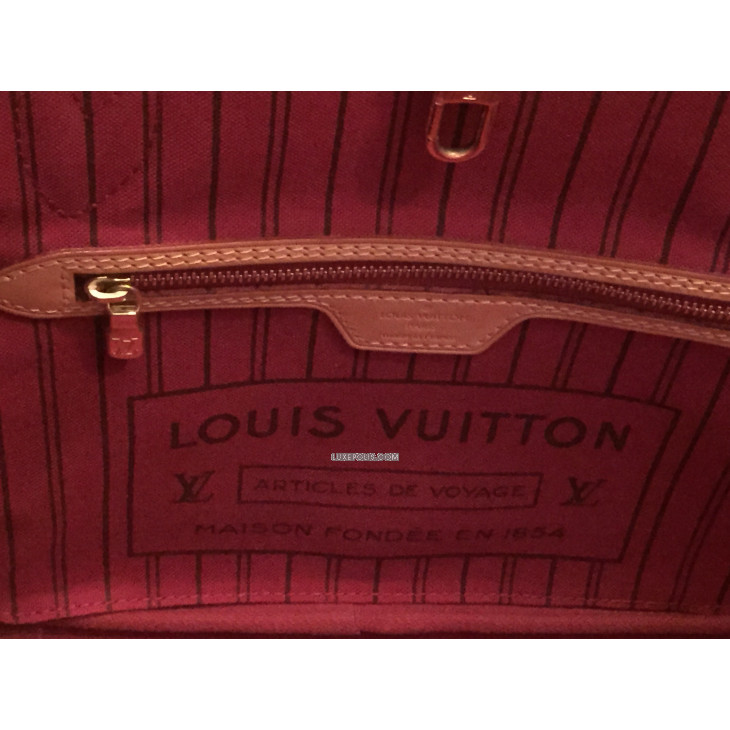 Louis Vuitton Louis Vuitton articles de voyage maison fondee en 1854