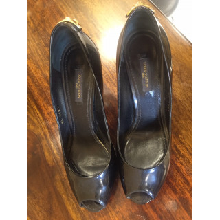 Louis Vuitton Black Patent Leather Pumps with Gold Plated Locks